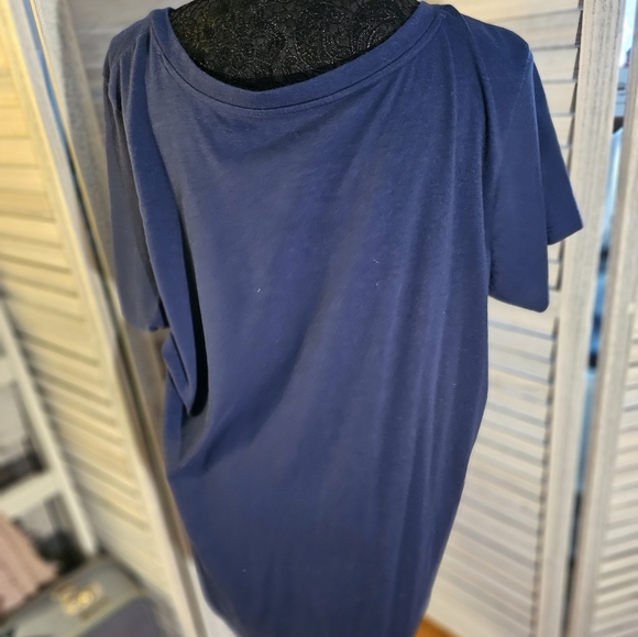 Embroidered girlfriend v neck tee- signature jersey blue - Picture 5 of 7